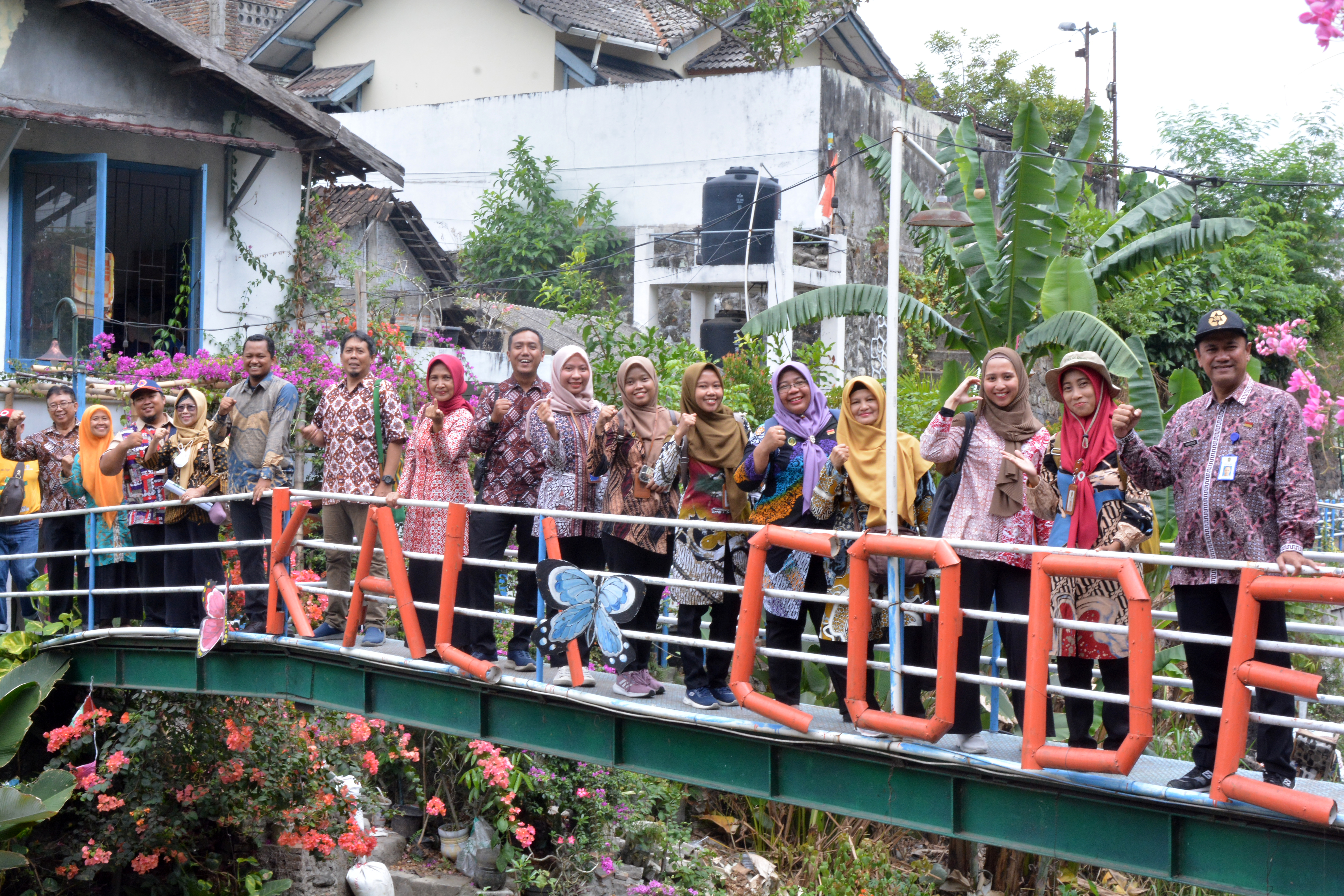 COKRO JUARA! Kampung Code RW 07 Jetisharjo Terima Kunjungan Tim Verlap Kampung Proklim Kota Yogyakarta 2024