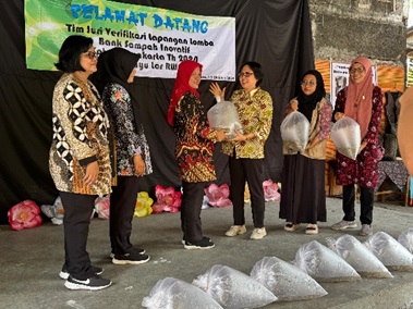 4.000 Benih Ikan Wader dan Ikan Nilam ditebar di Kali Code Gondolayu Lor Cokrodiningratan